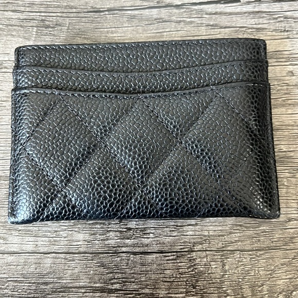 Authentic Chanel card holder - Picture 3 of 9